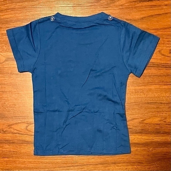 Boy's Superman T Shirt with Detachable Cape Size 5 - Picture 3 of 7